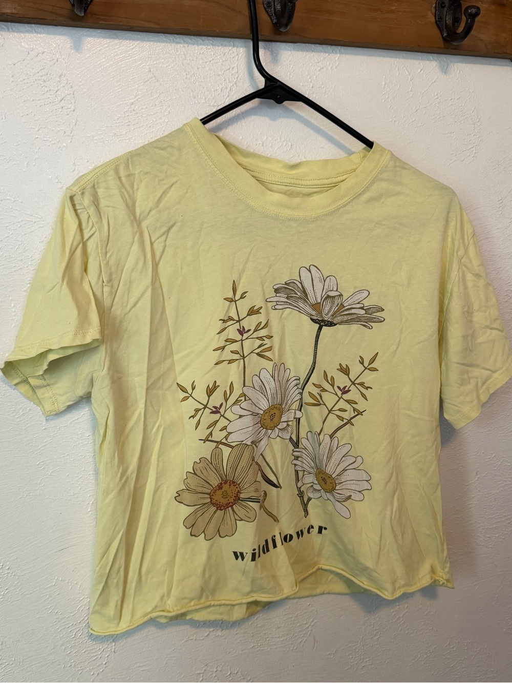Wildflower Graphic Tee - Yellow Daisy Print